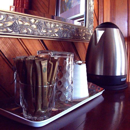Shady Rest Bed & Breakfast Такака Екстер'єр фото